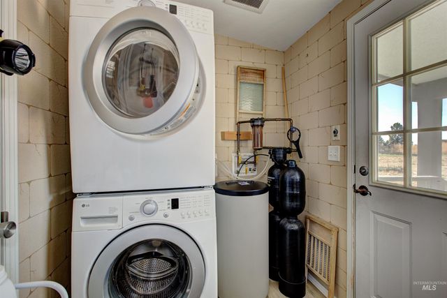 7687 Winter Horses Dr, Middleton, ID 83644