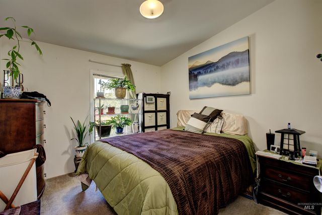 7687 Winter Horses Dr, Middleton, ID 83644