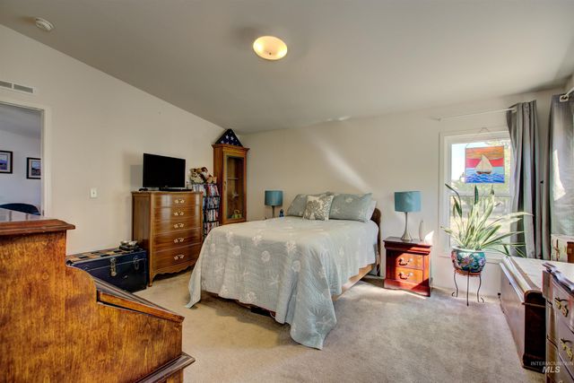 7687 Winter Horses Dr, Middleton, ID 83644