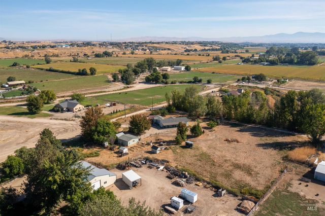 7687 Winter Horses Dr, Middleton, ID 83644