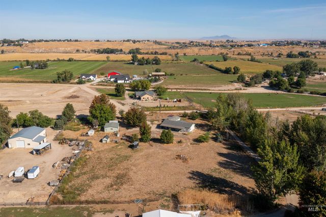 7687 Winter Horses Dr, Middleton, ID 83644