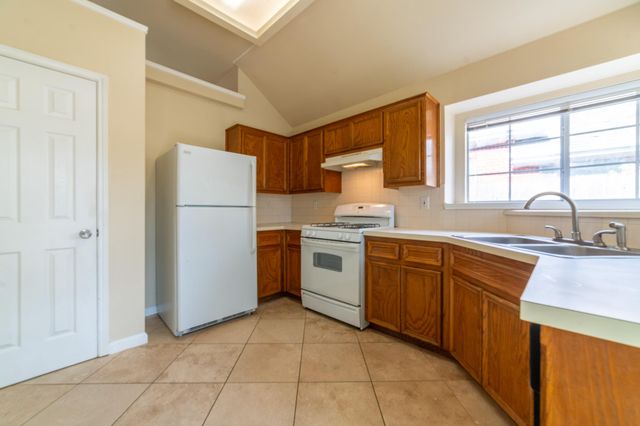 8412 HILL ROCK DR, Round Rock, TX 78681