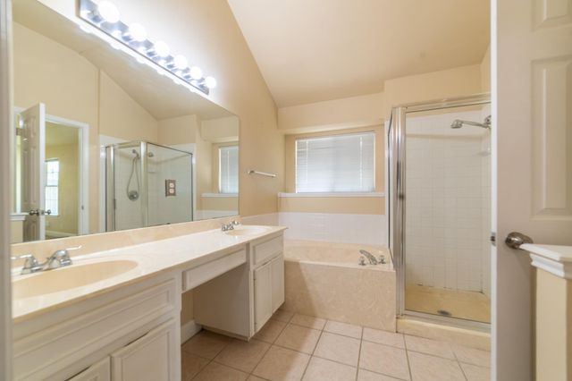 8412 HILL ROCK DR, Round Rock, TX 78681