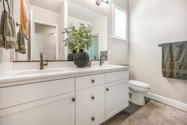 1617 N Megan Avenue, Clovis, CA 93619