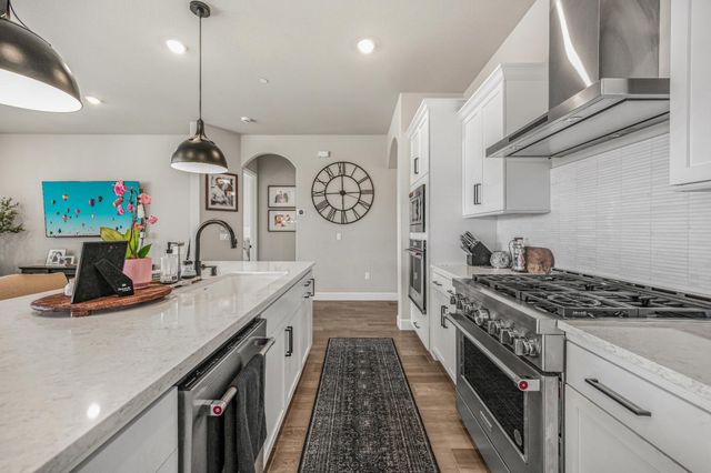 1617 N Megan Avenue, Clovis, CA 93619