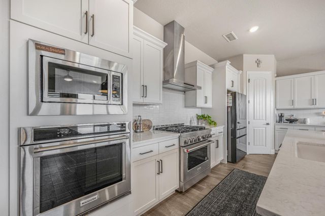 1617 N Megan Avenue, Clovis, CA 93619