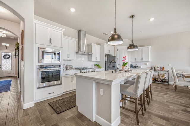 1617 N Megan Avenue, Clovis, CA 93619