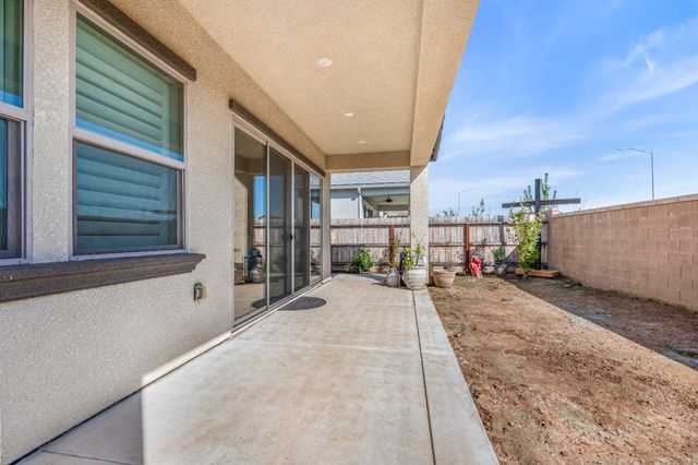 1617 N Megan Avenue, Clovis, CA 93619