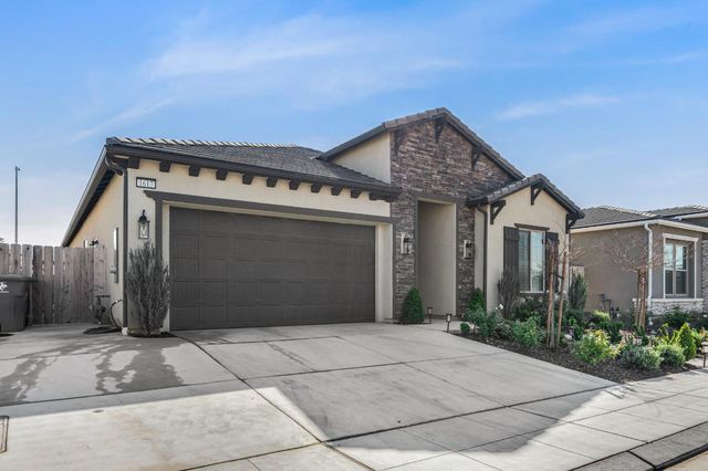 1617 N Megan Avenue, Clovis, CA 93619