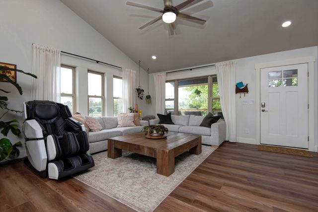 1160 State Highway, Ozark, MO 65721