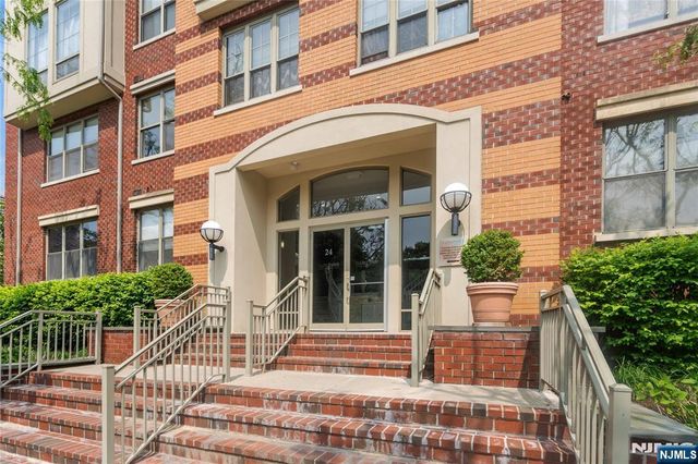 24 Ave At Port Imperial B37, West New York, NJ 07093