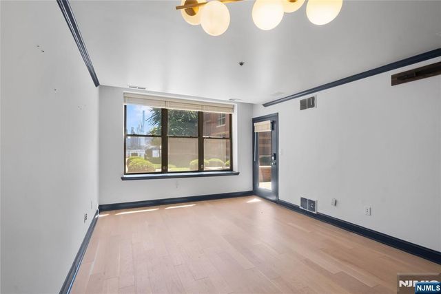 24 Ave At Port Imperial B37, West New York, NJ 07093