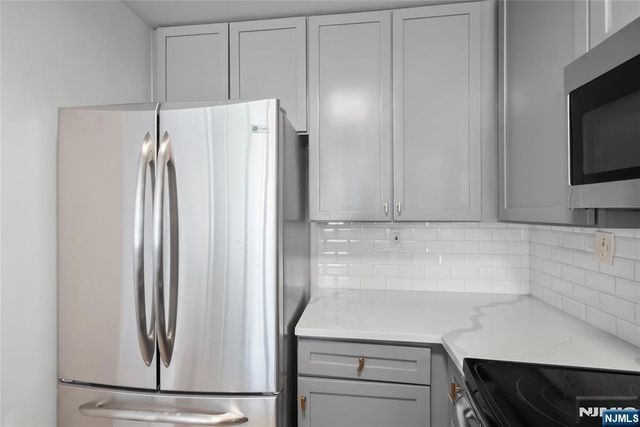 24 Ave At Port Imperial B37, West New York, NJ 07093
