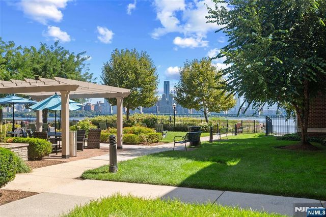 24 Ave At Port Imperial B37, West New York, NJ 07093