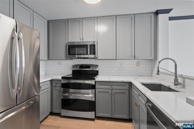 24 Ave At Port Imperial B37, West New York, NJ 07093