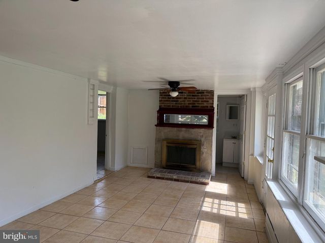 14212 FISHER AVE, Woodbridge, VA 22191