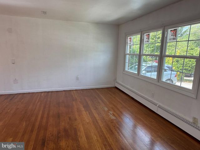 14212 FISHER AVE, Woodbridge, VA 22191