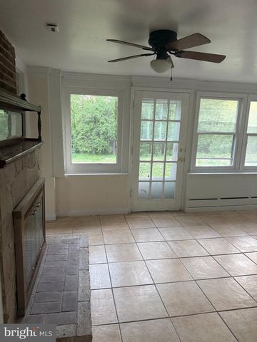14212 FISHER AVE, Woodbridge, VA 22191