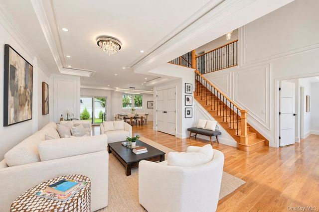 1 Magenta Street, Hicksville, NY 11801