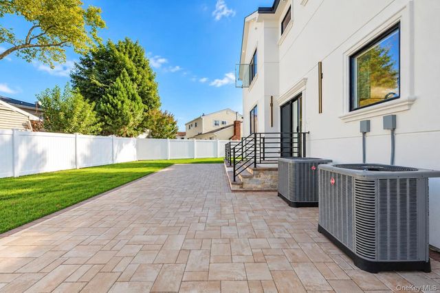 1 Magenta Street, Hicksville, NY 11801