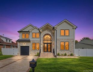 1 Magenta Street, Hicksville, NY 11801