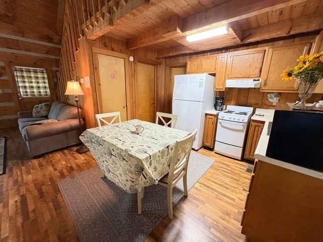 2580 Black Bear Ln, Sevierville, TN 37876