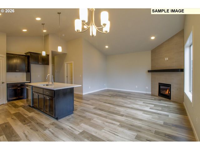 2210 E DALMATIAN Dr, La Center, WA 98629