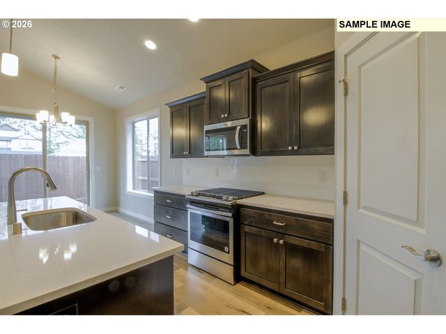 2210 E DALMATIAN Dr, La Center, WA 98629