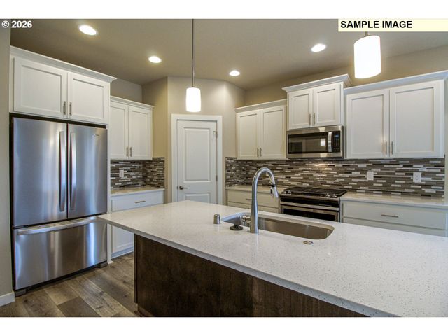 2210 E DALMATIAN Dr, La Center, WA 98629