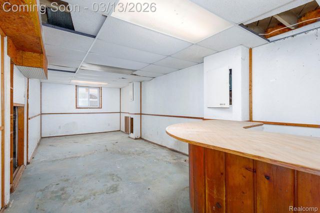 635 E Tennyson Avenue, Pontiac, MI 48340