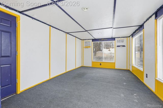 635 E Tennyson Avenue, Pontiac, MI 48340