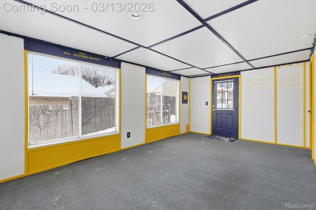 635 E Tennyson Avenue, Pontiac, MI 48340