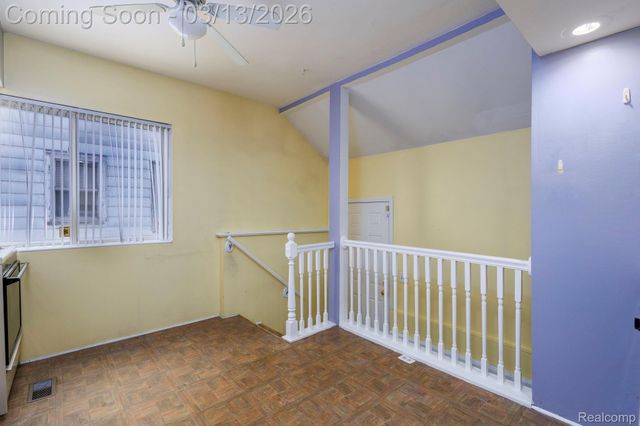 635 E Tennyson Avenue, Pontiac, MI 48340