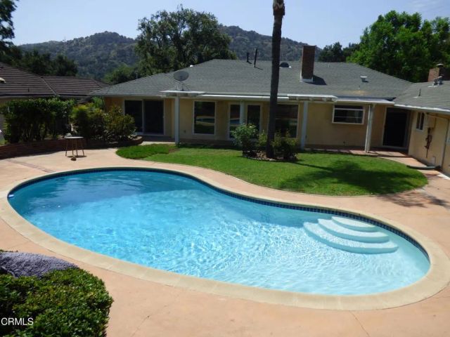 1429 Descanso Drive, La Canada Flintridge, CA 91011
