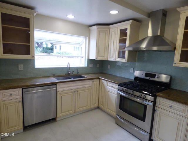 1429 Descanso Drive, La Canada Flintridge, CA 91011