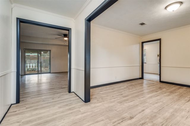 718 Knollridge Drive, Lewisville, TX 75077