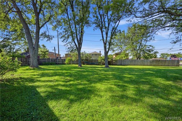 89 Harris Court, Cheektowaga, NY 14225