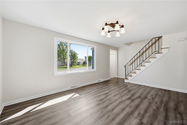 89 Harris Court, Cheektowaga, NY 14225