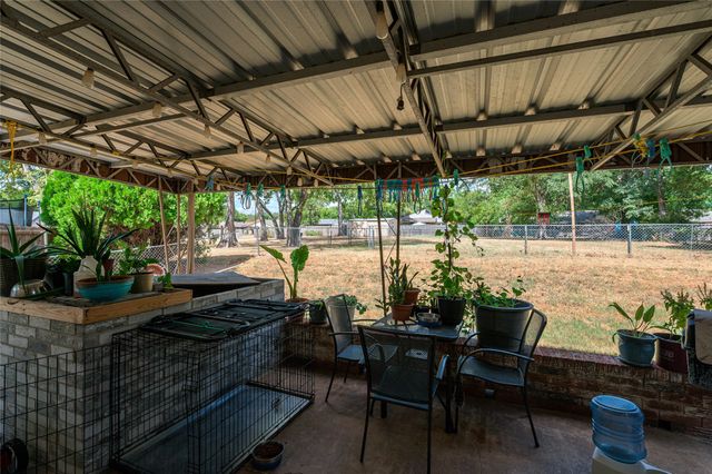 503 Wes Michael Road, Bonham, TX 75418
