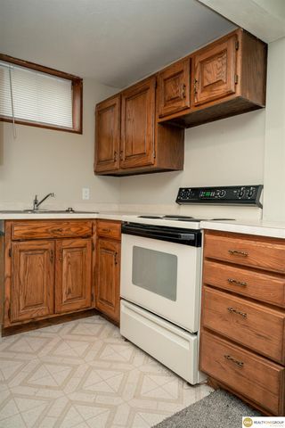 2945 R Street, Lincoln, NE 68503
