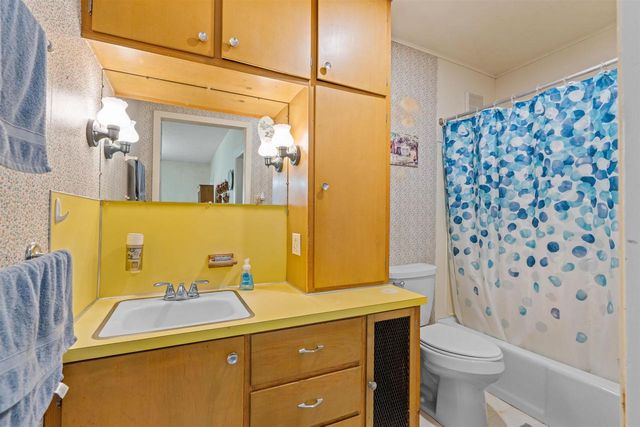 27 9TH STREET, Clintonville, WI 54929
