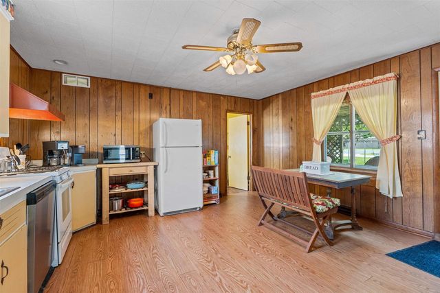 27 9TH STREET, Clintonville, WI 54929