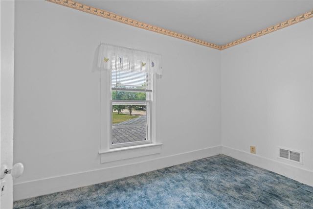 27 9TH STREET, Clintonville, WI 54929