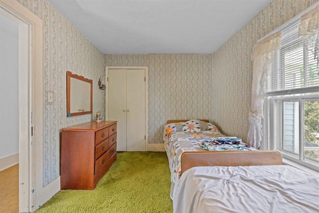 27 9TH STREET, Clintonville, WI 54929