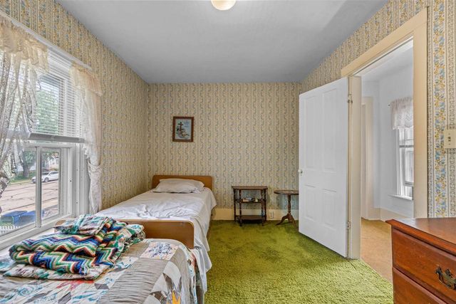 27 9TH STREET, Clintonville, WI 54929