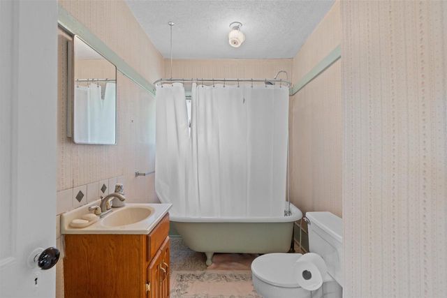27 9TH STREET, Clintonville, WI 54929