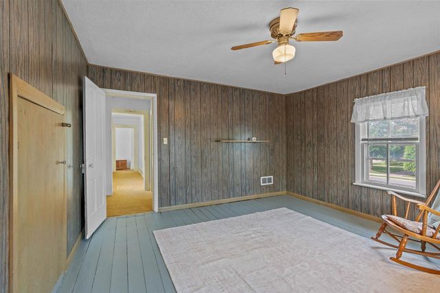 27 9TH STREET, Clintonville, WI 54929