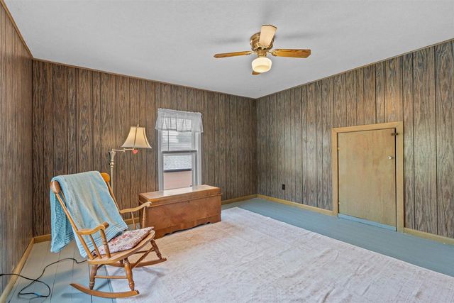 27 9TH STREET, Clintonville, WI 54929
