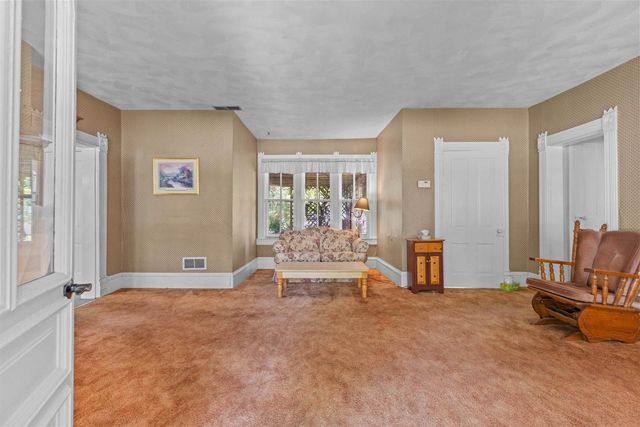 27 9TH STREET, Clintonville, WI 54929