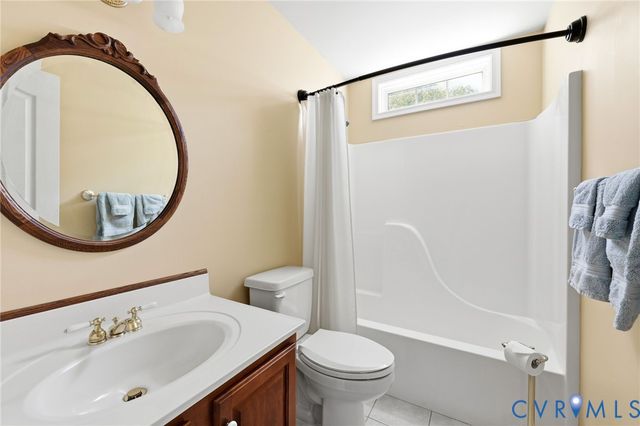 8806 Torrey Pines Dr, Chesterfield, VA 23832